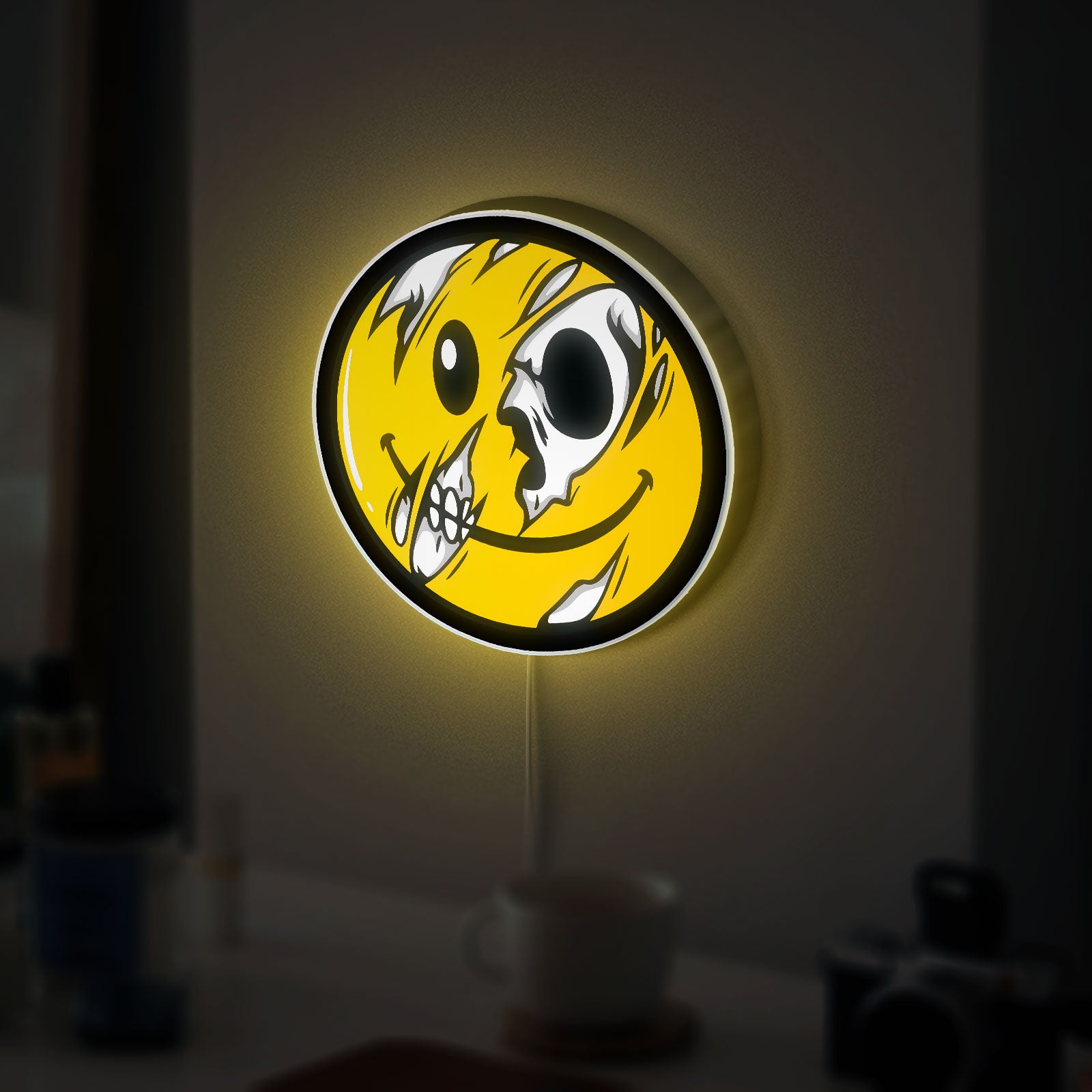 Glowing Skull Flag Light - Trippy Smiley Horror Decor, LED Wall Art for Fans of Dark Humor and Psychedelic Style
