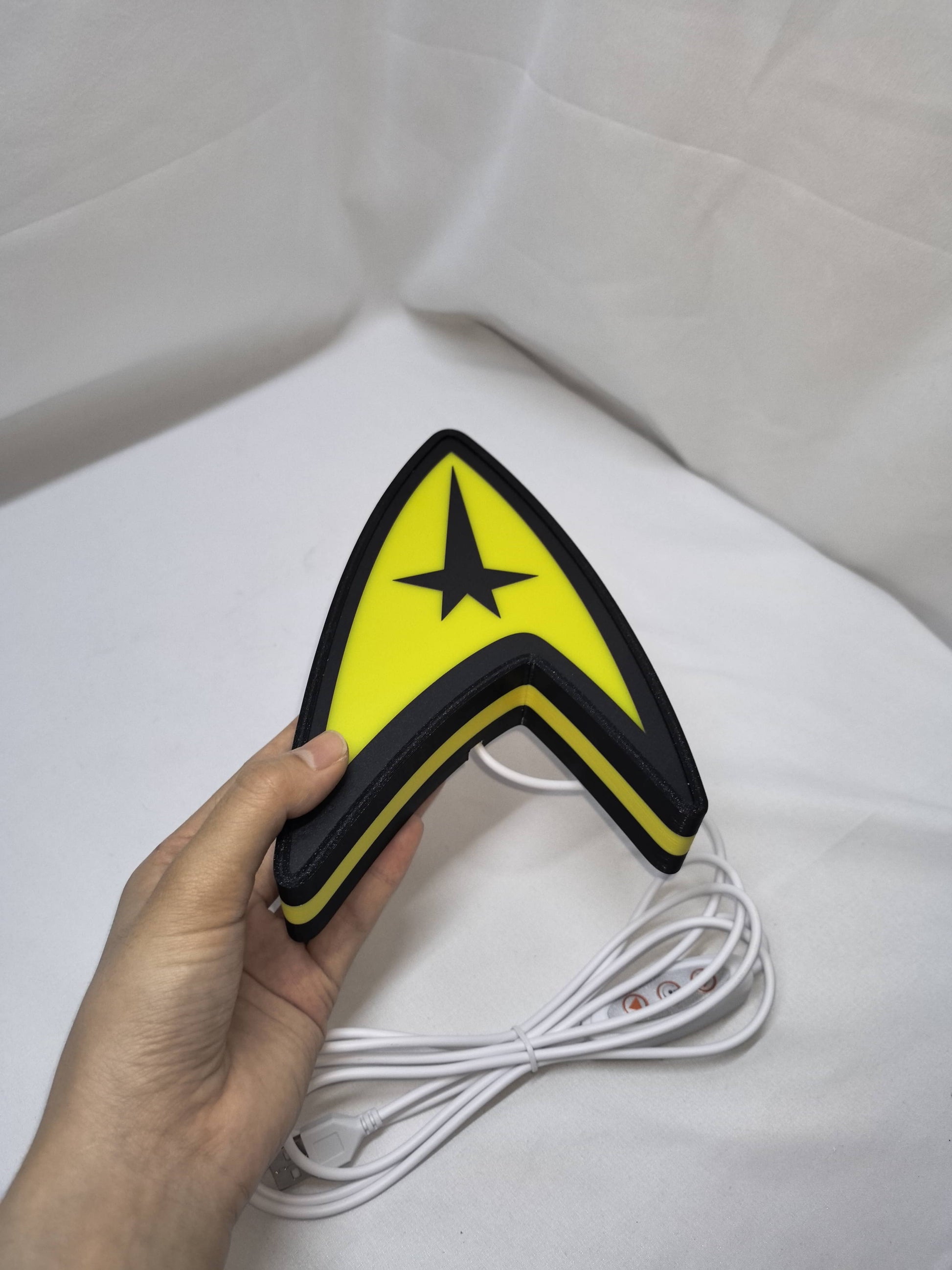 Star Trek Command Insignia LED Sign (20cm) - Unlit handheld size reference, unique wall art for desk and room decor
