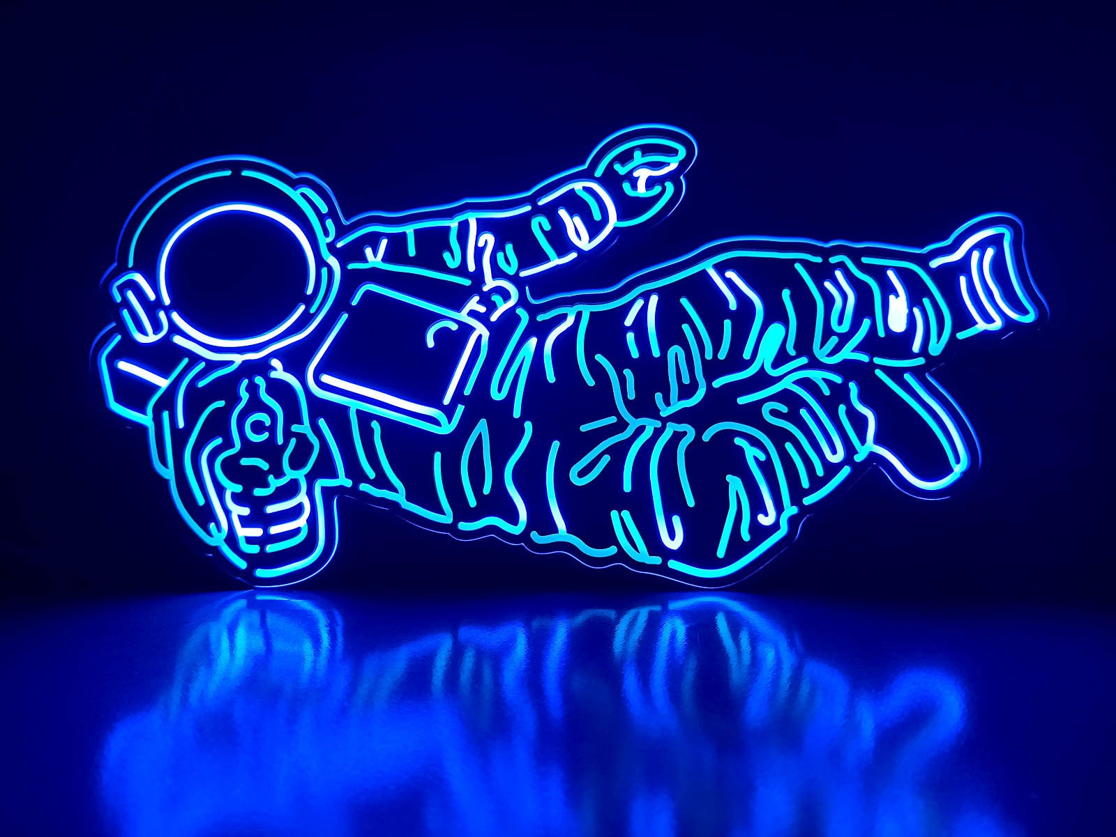 Astronaut LED Light, Spaceman Led Wall Art, Astronaut Decoration, Astronaut Lamp, Astronaut Desktop Ornaments, Astronaut Toys For Child