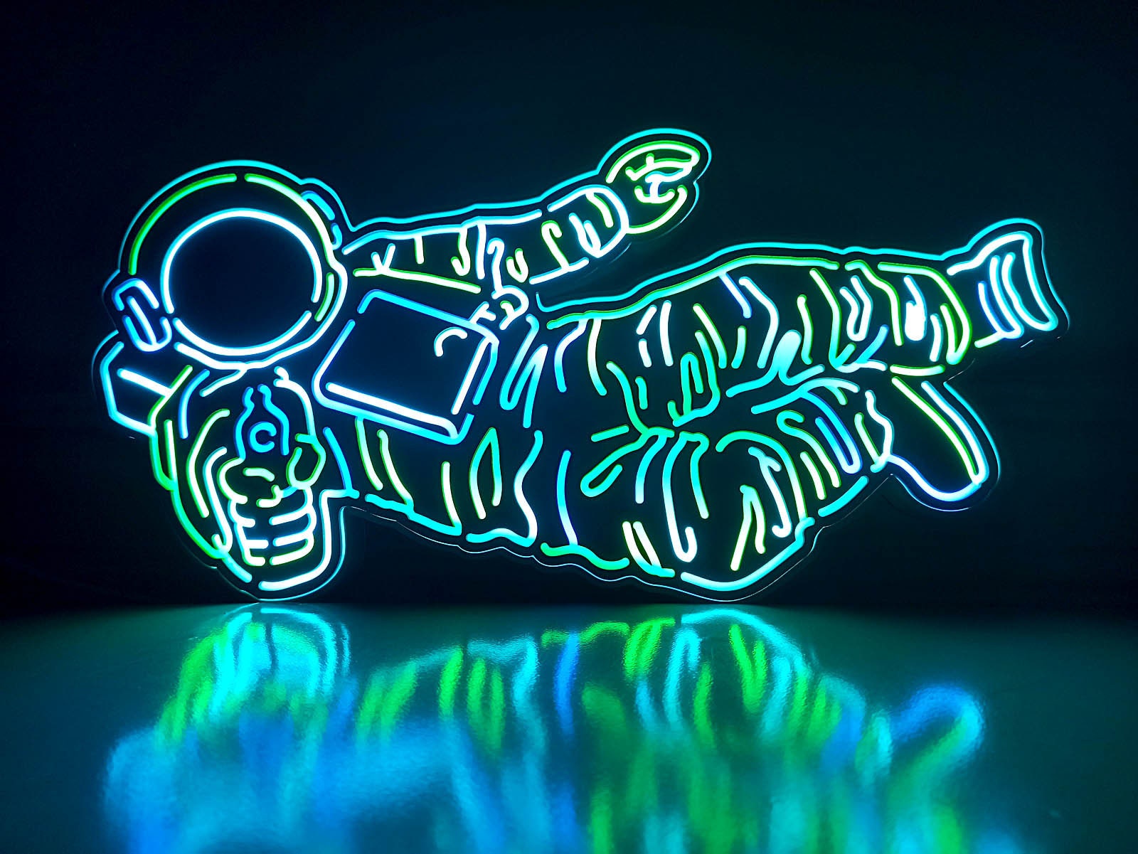 Astronaut LED Light, Spaceman Led Wall Art, Astronaut Decoration, Astronaut Lamp, Astronaut Desktop Ornaments, Astronaut Toys For Child
